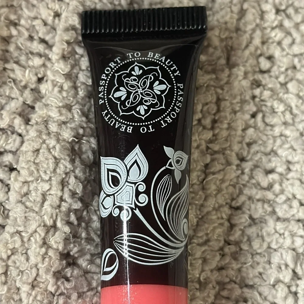 Passport to Beauty Gypsetter Luminous Lips “Flower Child” 10ml NIP